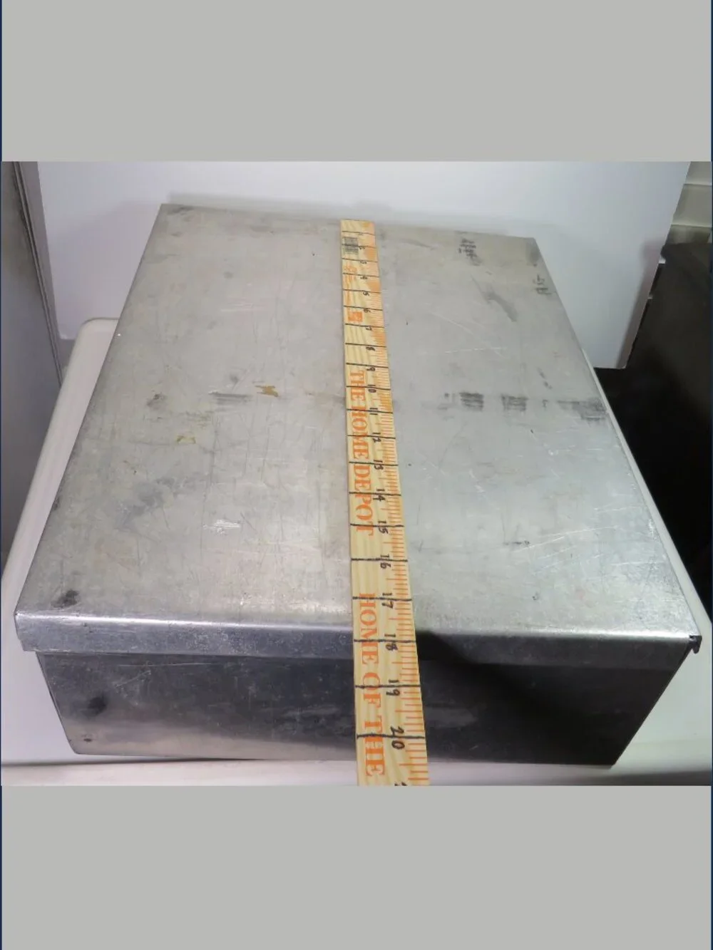 Large Aluminum Metal Storage Box w Lid 18x16.25x6 HEAVY DUTY no handle scratches